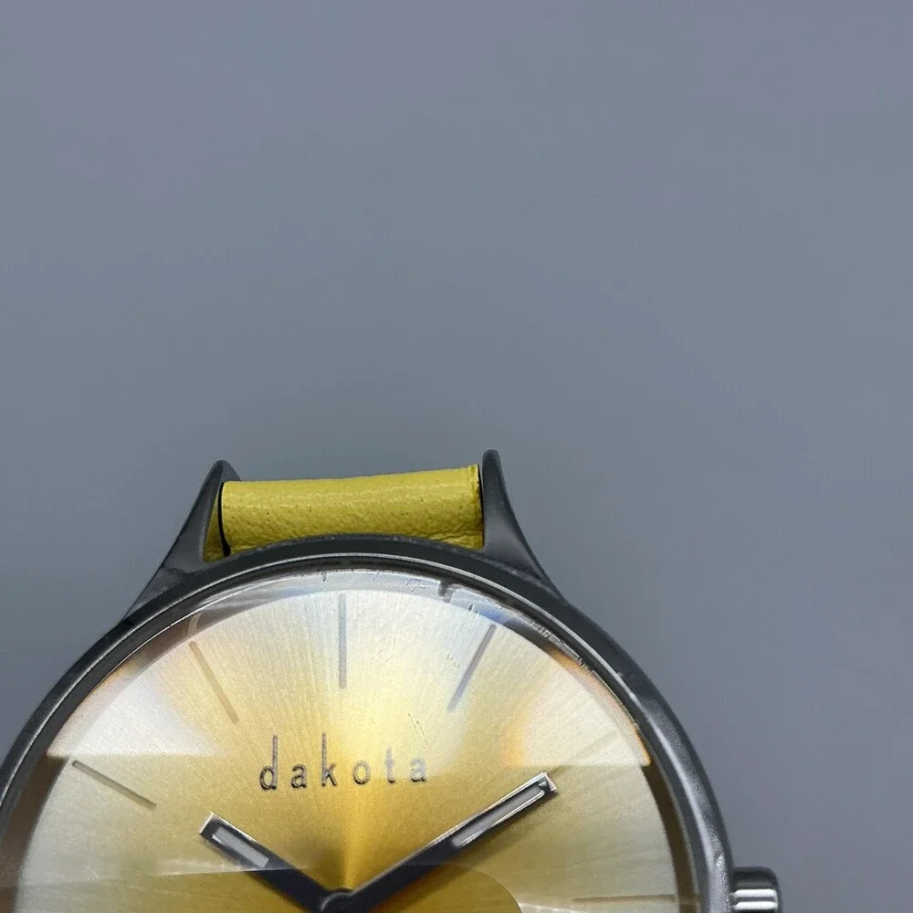 Dakota Womens Watch 36mm Yellow Sunburst Dial Leather 139900 New Battery